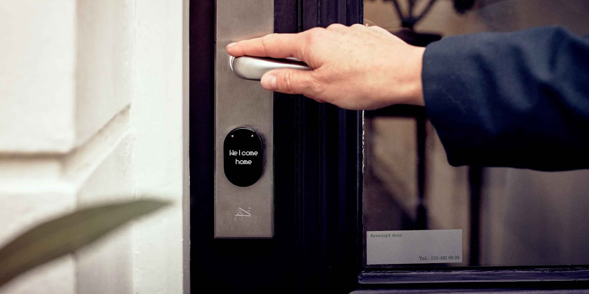 Smart-Lock 2026: Welches Türschloss überlebt Matter, BSI und den Familien-Praxistest